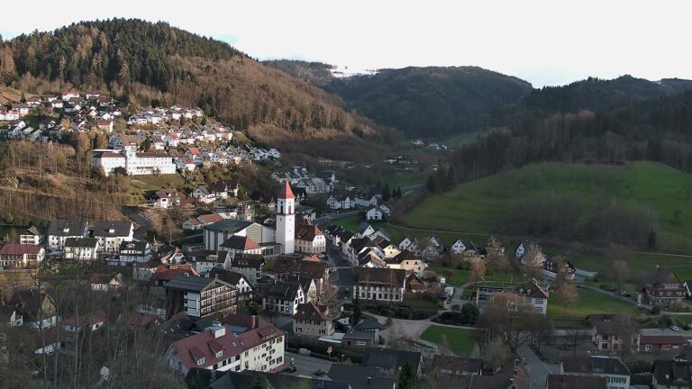 Dieses Bild zeigt eine Webcam-Aufnahme von Ottenhöfen, aufgenommen am Dienstag, den 31.03.2026 um 19:10 Uhr