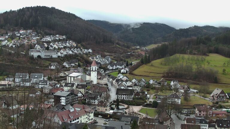 Dieses Bild zeigt eine Webcam-Aufnahme von Ottenhöfen, aufgenommen am Freitag, den 13.02.2026 um 08:40 Uhr