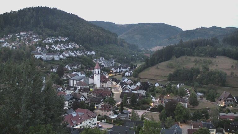 Dieses Bild zeigt eine Webcam-Aufnahme von Ottenhöfen, aufgenommen am Mittwoch, den 26.08.2026 um 06:10 Uhr