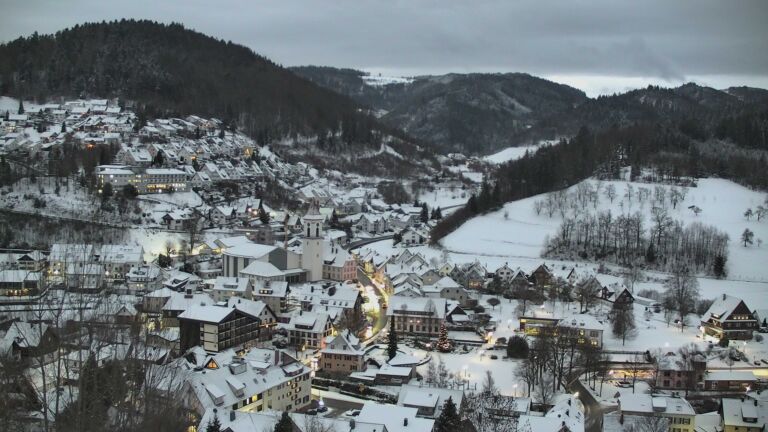 Dieses Bild zeigt eine Webcam-Aufnahme von Ottenhöfen, aufgenommen am Donnerstag, den 08.01.2026 um 07:50 Uhr