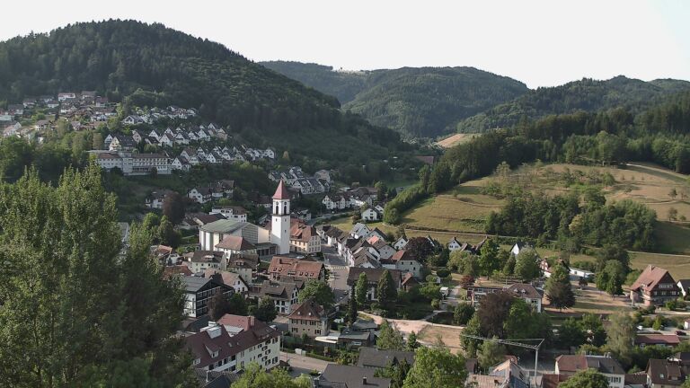Dieses Bild zeigt eine Webcam-Aufnahme von Ottenhöfen, aufgenommen am Donnerstag, den 30.07.2026 um 08:40 Uhr