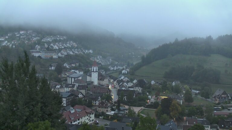 Dieses Bild zeigt eine Webcam-Aufnahme von Ottenhöfen, aufgenommen am Donnerstag, den 01.10.2026 um 18:50 Uhr