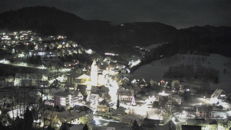 Dieses Bild zeigt eine Webcam-Aufnahme von Ottenhöfen, aufgenommen am Sonntag, den 04.01.2026 um 19:40 Uhr