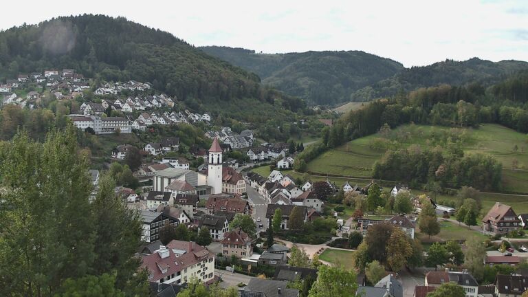 Dieses Bild zeigt eine Webcam-Aufnahme von Ottenhöfen, aufgenommen am Sonntag, den 04.10.2026 um 09:20 Uhr