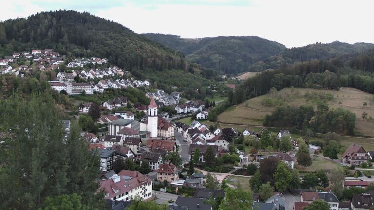 Dieses Bild zeigt eine Webcam-Aufnahme von Ottenhöfen, aufgenommen am Sonntag, den 30.08.2026 um 06:40 Uhr