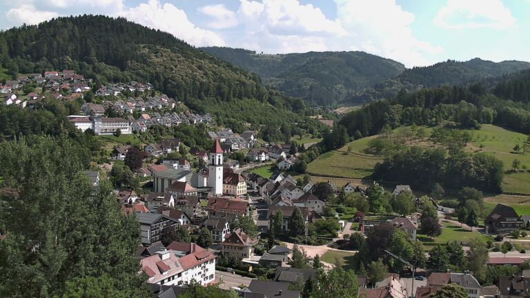 Dieses Bild zeigt eine Webcam-Aufnahme von Ottenhöfen, aufgenommen am Samstag, den 27.06.2026 um 16:20 Uhr