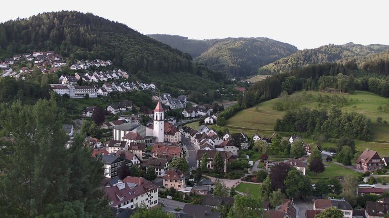 Dieses Bild zeigt eine Webcam-Aufnahme von Ottenhöfen, aufgenommen am Sonntag, den 07.06.2026 um 06:30 Uhr