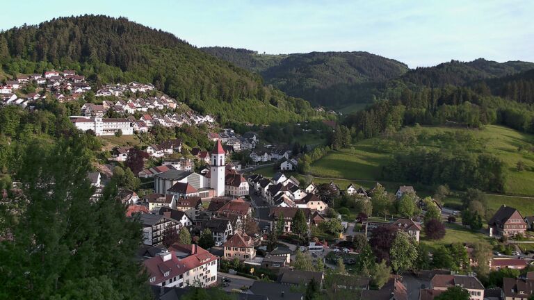 Dieses Bild zeigt eine Webcam-Aufnahme von Ottenhöfen, aufgenommen am Samstag, den 09.05.2026 um 19:40 Uhr