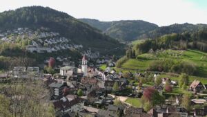 Dieses Bild zeigt eine Webcam-Aufnahme von Ottenhöfen, aufgenommen am Samstag, den 18.04.2026 um 09:20 Uhr