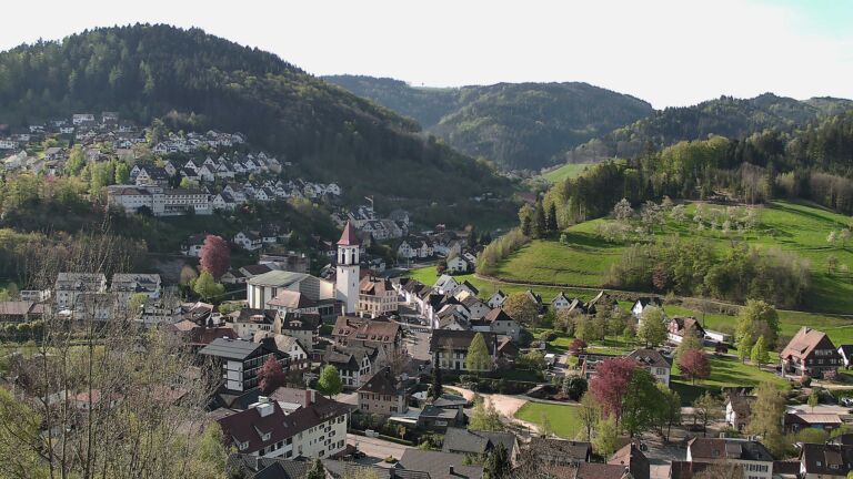 Dieses Bild zeigt eine Webcam-Aufnahme von Ottenhöfen, aufgenommen am Samstag, den 18.04.2026 um 09:20 Uhr