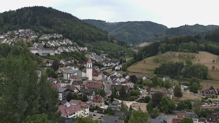 Dieses Bild zeigt eine Webcam-Aufnahme von Ottenhöfen, aufgenommen am Samstag, den 15.08.2026 um 12:20 Uhr