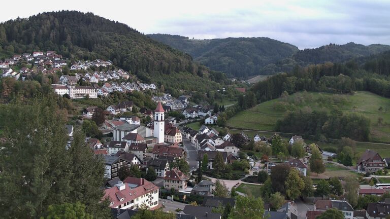 Dieses Bild zeigt eine Webcam-Aufnahme von Ottenhöfen, aufgenommen am Donnerstag, den 24.09.2026 um 18:10 Uhr