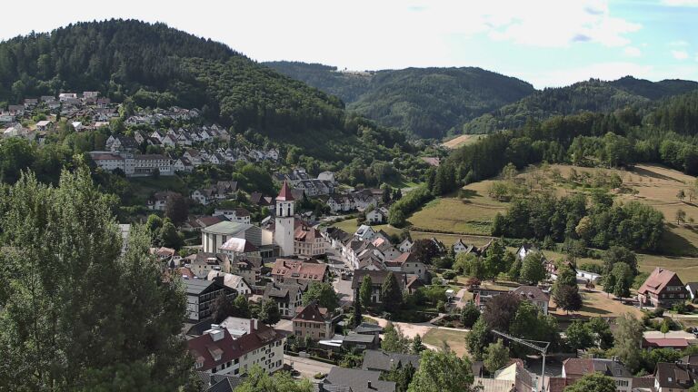 Dieses Bild zeigt eine Webcam-Aufnahme von Ottenhöfen, aufgenommen am Dienstag, den 21.07.2026 um 10:10 Uhr