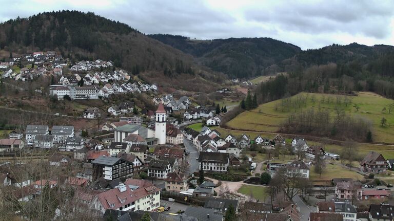 Dieses Bild zeigt eine Webcam-Aufnahme von Ottenhöfen, aufgenommen am Dienstag, den 10.02.2026 um 12:20 Uhr