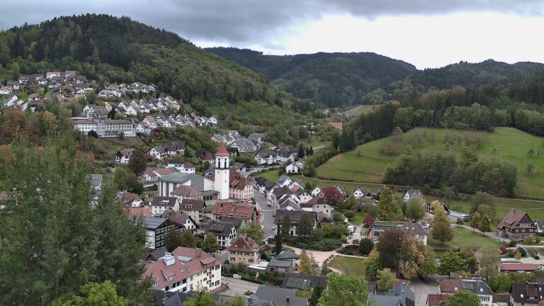Dieses Bild zeigt eine Webcam-Aufnahme von Ottenhöfen, aufgenommen am Samstag, den 24.10.2026 um 08:40 Uhr