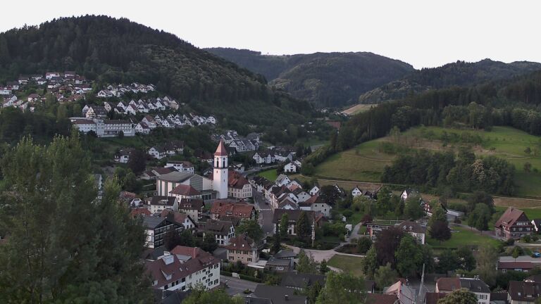 Dieses Bild zeigt eine Webcam-Aufnahme von Ottenhöfen, aufgenommen am Sonntag, den 28.06.2026 um 07:20 Uhr