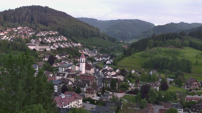 Dieses Bild zeigt eine Webcam-Aufnahme von Ottenhöfen, aufgenommen am Donnerstag, den 07.05.2026 um 20:20 Uhr