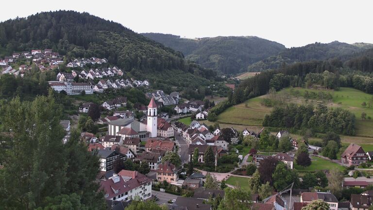 Dieses Bild zeigt eine Webcam-Aufnahme von Ottenhöfen, aufgenommen am Mittwoch, den 17.06.2026 um 06:50 Uhr