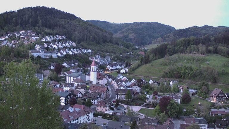 Dieses Bild zeigt eine Webcam-Aufnahme von Ottenhöfen, aufgenommen am Dienstag, den 28.04.2026 um 05:50 Uhr