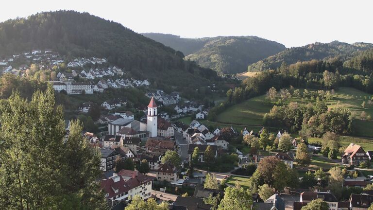 Dieses Bild zeigt eine Webcam-Aufnahme von Ottenhöfen, aufgenommen am Samstag, den 19.09.2026 um 08:30 Uhr