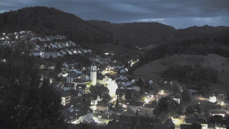 Dieses Bild zeigt eine Webcam-Aufnahme von Ottenhöfen, aufgenommen am Dienstag, den 18.08.2026 um 05:40 Uhr