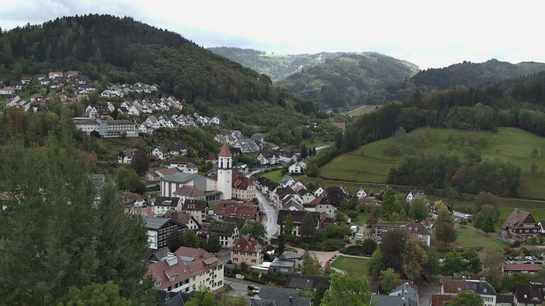 Dieses Bild zeigt eine Webcam-Aufnahme von Ottenhöfen, aufgenommen am Sonntag, den 11.10.2026 um 14:20 Uhr