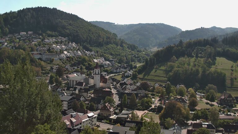 Dieses Bild zeigt eine Webcam-Aufnahme von Ottenhöfen, aufgenommen am Mittwoch, den 30.09.2026 um 13:30 Uhr
