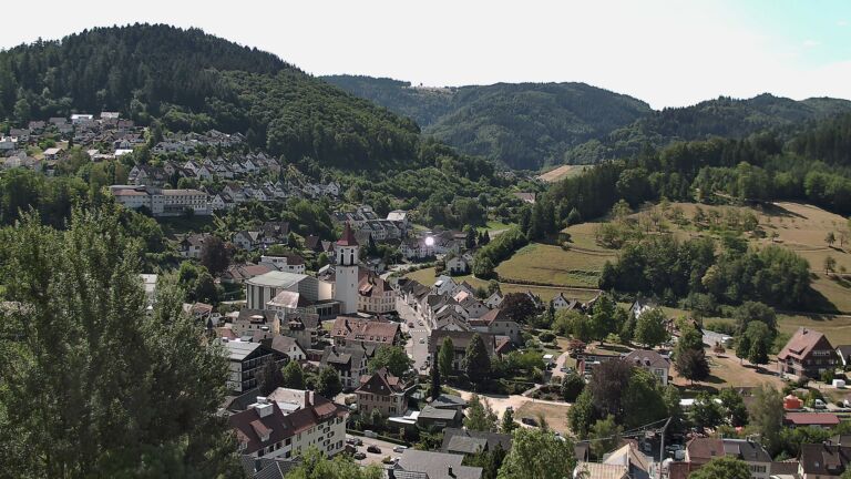 Dieses Bild zeigt eine Webcam-Aufnahme von Ottenhöfen, aufgenommen am Samstag, den 25.07.2026 um 11:20 Uhr