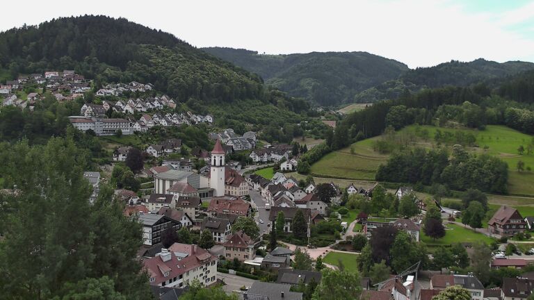 Dieses Bild zeigt eine Webcam-Aufnahme von Ottenhöfen, aufgenommen am Mittwoch, den 17.06.2026 um 10:20 Uhr