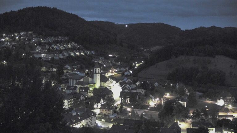 Dieses Bild zeigt eine Webcam-Aufnahme von Ottenhöfen, aufgenommen am Dienstag, den 25.08.2026 um 05:50 Uhr