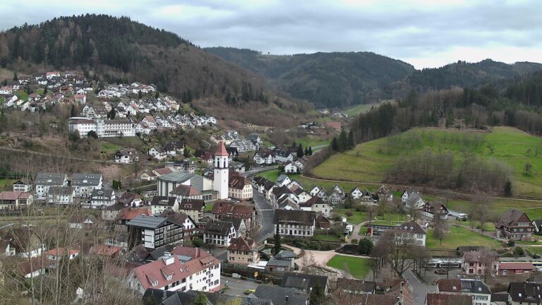 Dieses Bild zeigt eine Webcam-Aufnahme von Ottenhöfen, aufgenommen am Montag, den 16.03.2026 um 16:40 Uhr