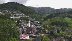 Dieses Bild zeigt eine Webcam-Aufnahme von Ottenhöfen, aufgenommen am Montag, den 18.05.2026 um 16:40 Uhr