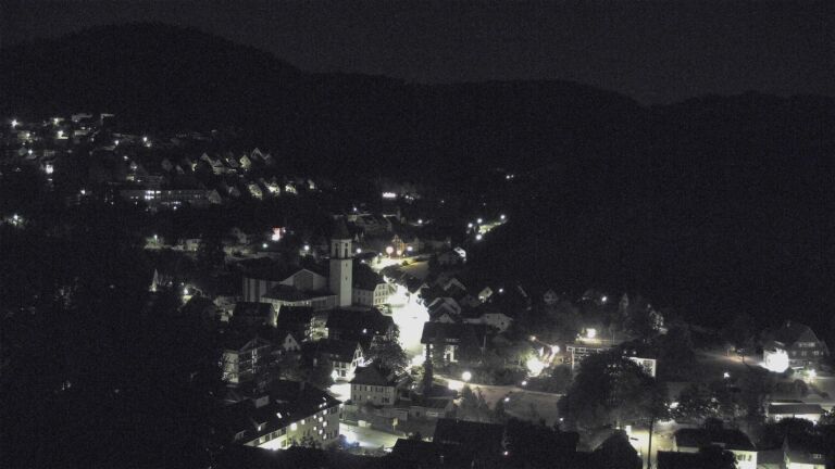 Dieses Bild zeigt eine Webcam-Aufnahme von Ottenhöfen, aufgenommen am Freitag, den 07.08.2026 um 04:00 Uhr