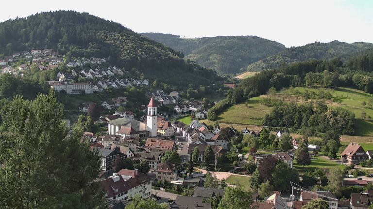 Dieses Bild zeigt eine Webcam-Aufnahme von Ottenhöfen, aufgenommen am Freitag, den 26.06.2026 um 08:40 Uhr