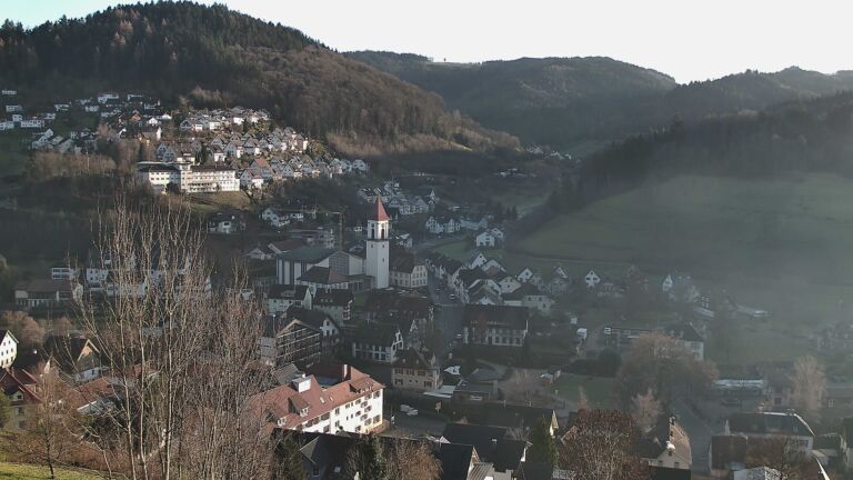 Dieses Bild zeigt eine Webcam-Aufnahme von Ottenhöfen, aufgenommen am Mittwoch, den 17.12.2025 um 15:10 Uhr