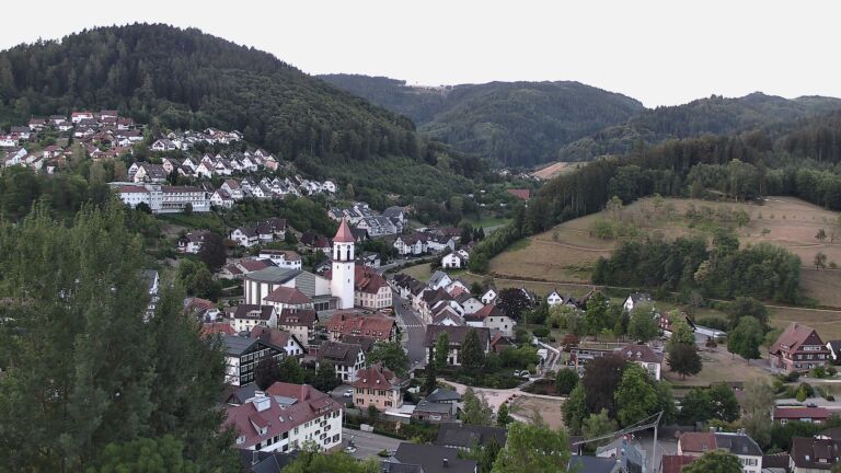 Dieses Bild zeigt eine Webcam-Aufnahme von Ottenhöfen, aufgenommen am Samstag, den 08.08.2026 um 06:30 Uhr