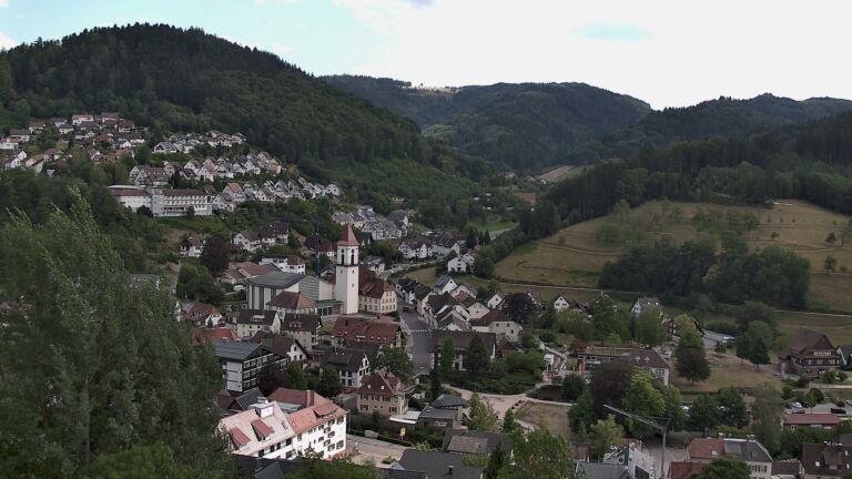 Dieses Bild zeigt eine Webcam-Aufnahme von Ottenhöfen, aufgenommen am Mittwoch, den 05.08.2026 um 15:50 Uhr