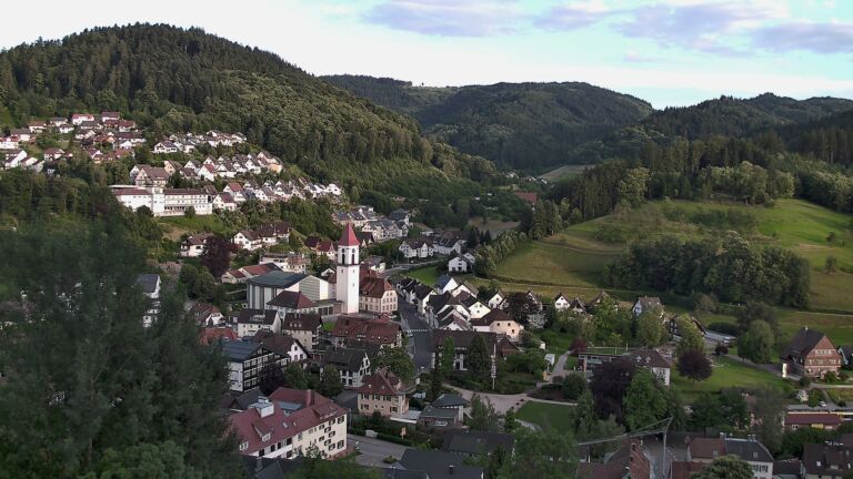 Dieses Bild zeigt eine Webcam-Aufnahme von Ottenhöfen, aufgenommen am Sonntag, den 14.06.2026 um 20:40 Uhr