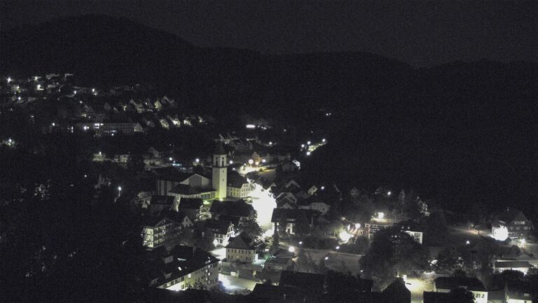 Dieses Bild zeigt eine Webcam-Aufnahme von Ottenhöfen, aufgenommen am Sonntag, den 16.08.2026 um 05:00 Uhr