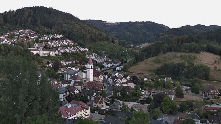 Dieses Bild zeigt eine Webcam-Aufnahme von Ottenhöfen, aufgenommen am Freitag, den 14.08.2026 um 20:30 Uhr