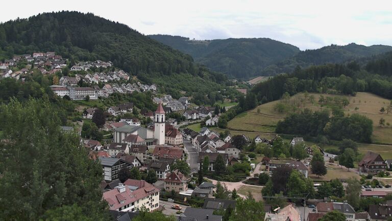 Dieses Bild zeigt eine Webcam-Aufnahme von Ottenhöfen, aufgenommen am Mittwoch, den 15.07.2026 um 15:30 Uhr