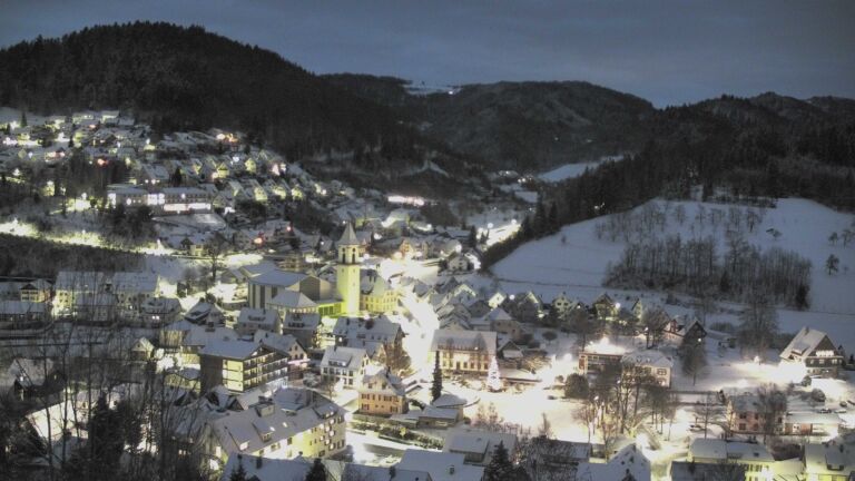 Dieses Bild zeigt eine Webcam-Aufnahme von Ottenhöfen, aufgenommen am Sonntag, den 04.01.2026 um 07:30 Uhr