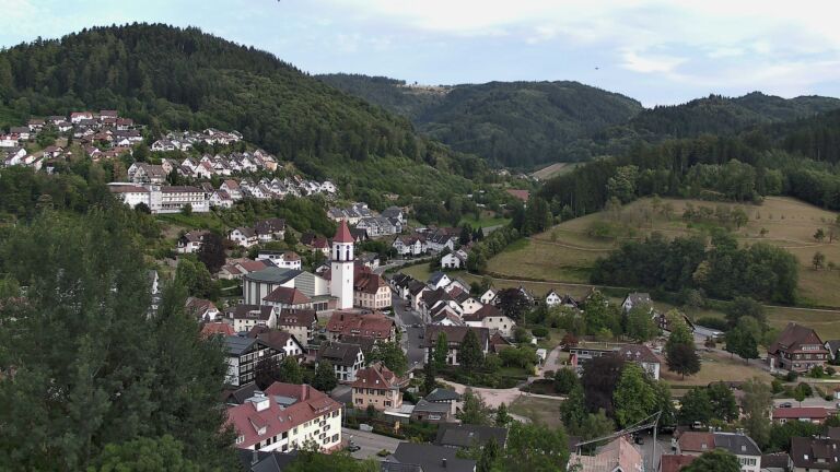 Dieses Bild zeigt eine Webcam-Aufnahme von Ottenhöfen, aufgenommen am Mittwoch, den 22.07.2026 um 19:30 Uhr