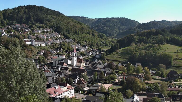 Dieses Bild zeigt eine Webcam-Aufnahme von Ottenhöfen, aufgenommen am Freitag, den 25.09.2026 um 16:00 Uhr
