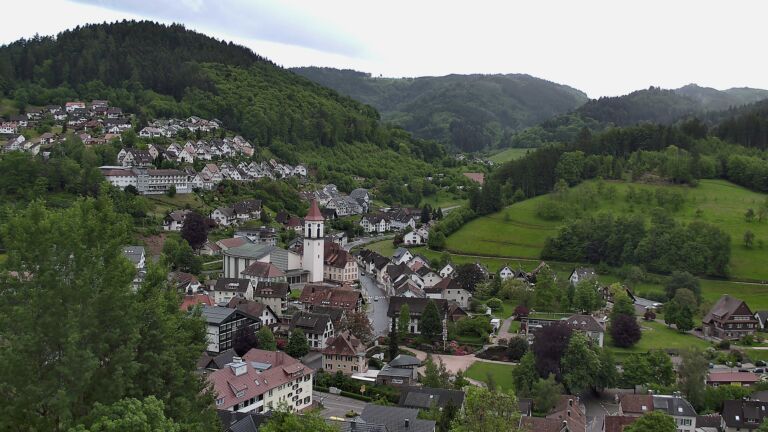 Dieses Bild zeigt eine Webcam-Aufnahme von Ottenhöfen, aufgenommen am Donnerstag, den 14.05.2026 um 16:20 Uhr