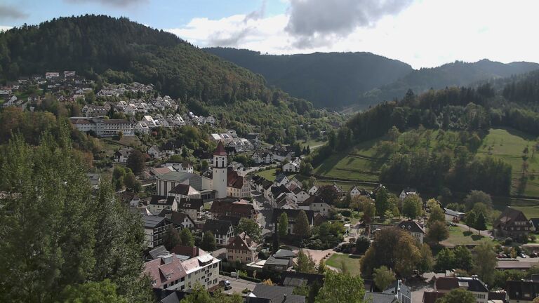 Dieses Bild zeigt eine Webcam-Aufnahme von Ottenhöfen, aufgenommen am Freitag, den 02.10.2026 um 14:00 Uhr