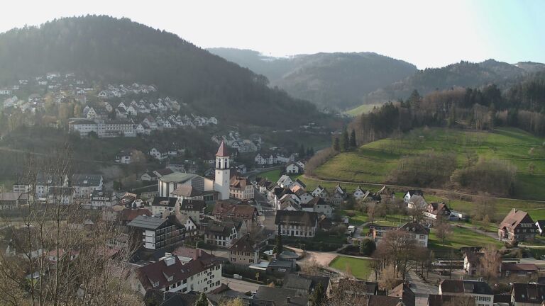 Dieses Bild zeigt eine Webcam-Aufnahme von Ottenhöfen, aufgenommen am Freitag, den 03.04.2026 um 09:00 Uhr