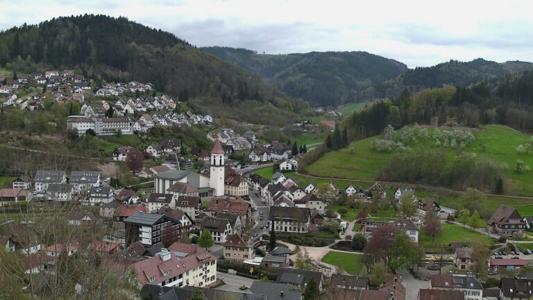 Dieses Bild zeigt eine Webcam-Aufnahme von Ottenhöfen, aufgenommen am Mittwoch, den 15.04.2026 um 14:20 Uhr