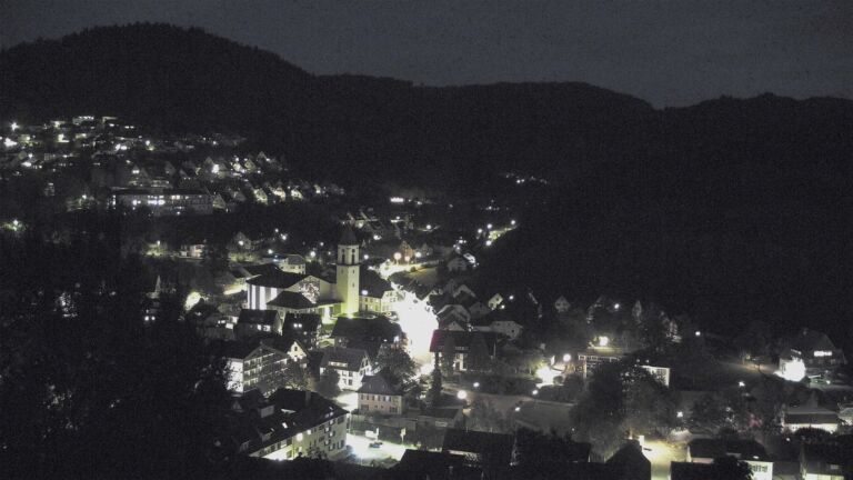 Dieses Bild zeigt eine Webcam-Aufnahme von Ottenhöfen, aufgenommen am Samstag, den 03.10.2026 um 20:00 Uhr