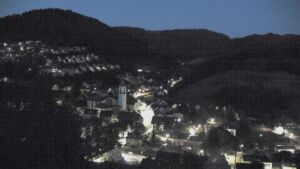 Dieses Bild zeigt eine Webcam-Aufnahme von Ottenhöfen, aufgenommen am Sonntag, den 12.07.2026 um 04:30 Uhr